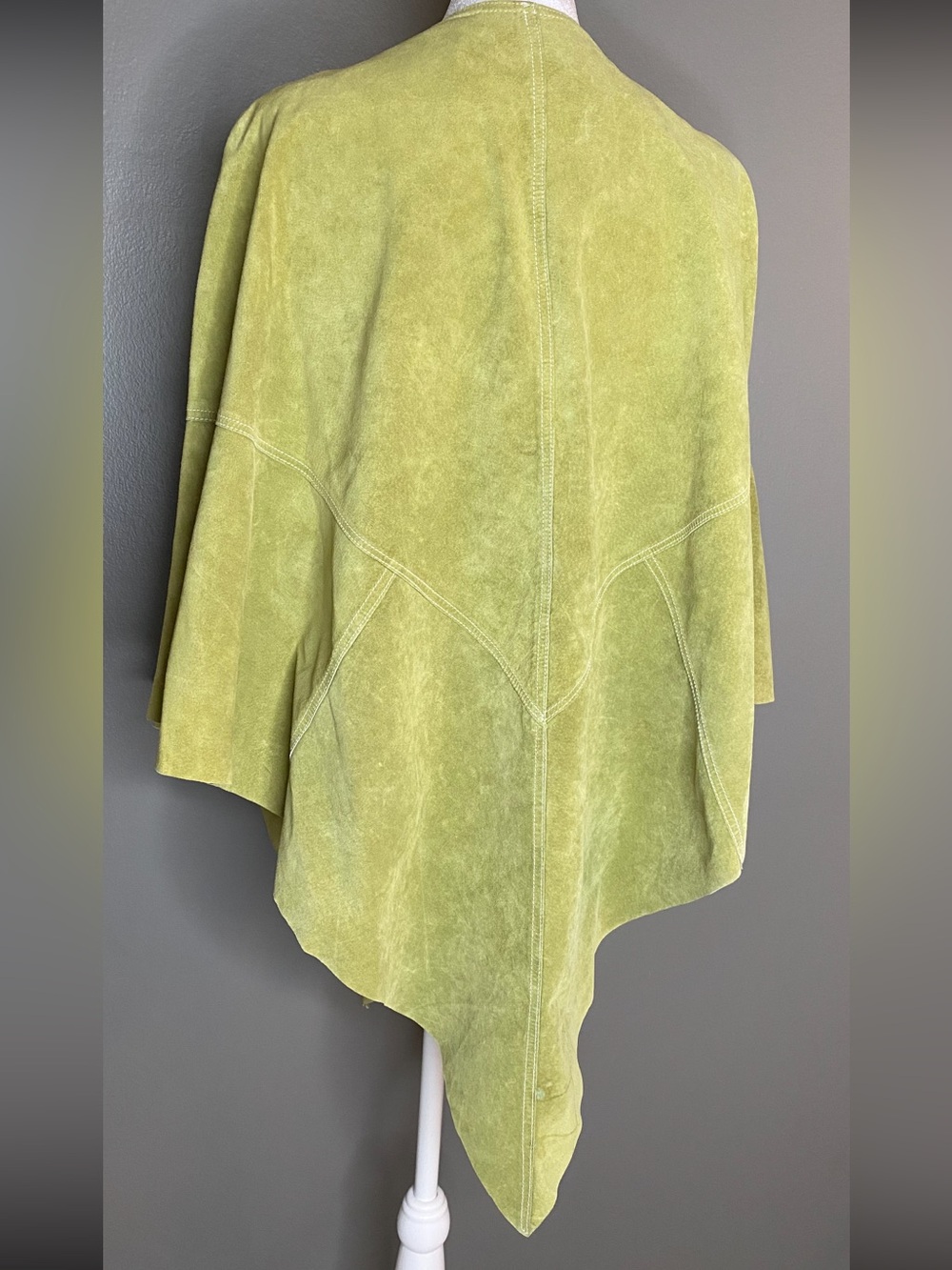 Bernardo Light Olive Green 100% Suede Leather Poncho - One Size - Picture 3 of 5